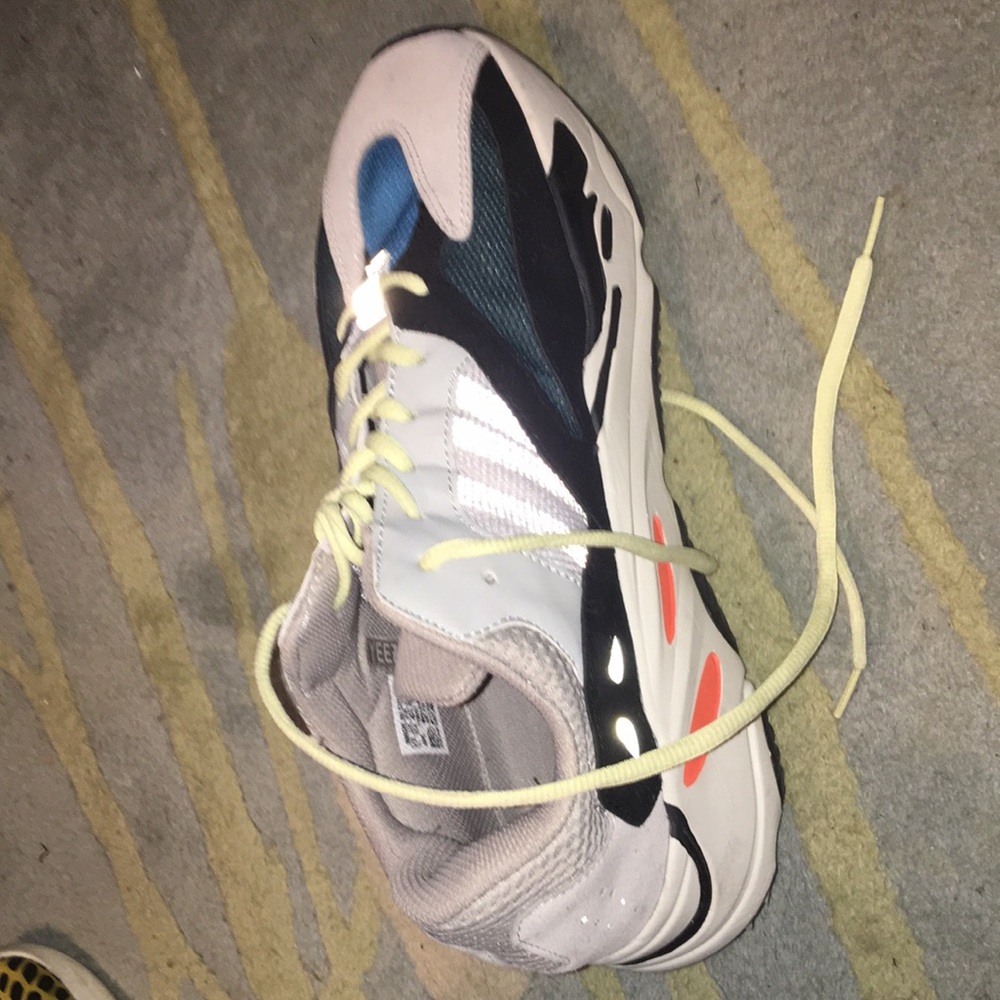 Adidas x Yeezy Boost 700 - Picture 4 of 4